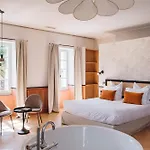 Couette-café Le Château Réal 4*