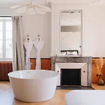 Couette-café Le Château Réal 4*