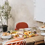 Le Château Réal Couette-café