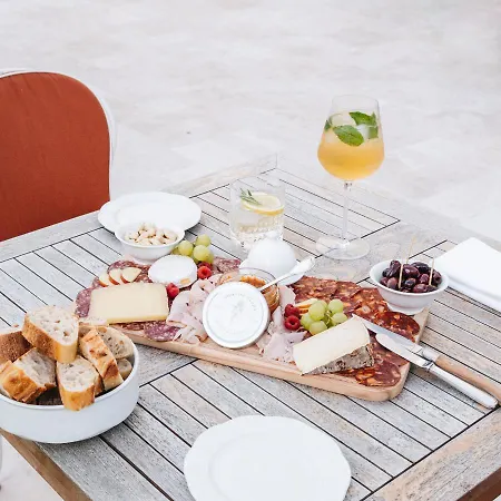 Le Château Réal Alojamento de Acomodação e Pequeno-almoço 4*