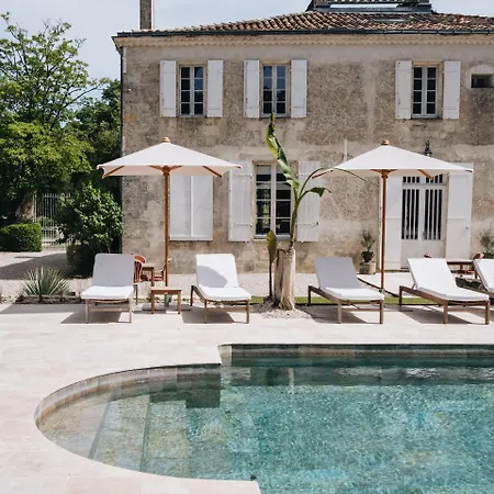 Alojamento de Acomodação e Pequeno-almoço Le Château Réal 4*