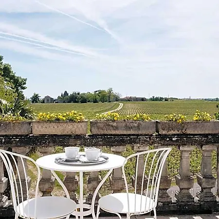 ベッド・アンド・ブレックファスト Le Chateau Real 4*