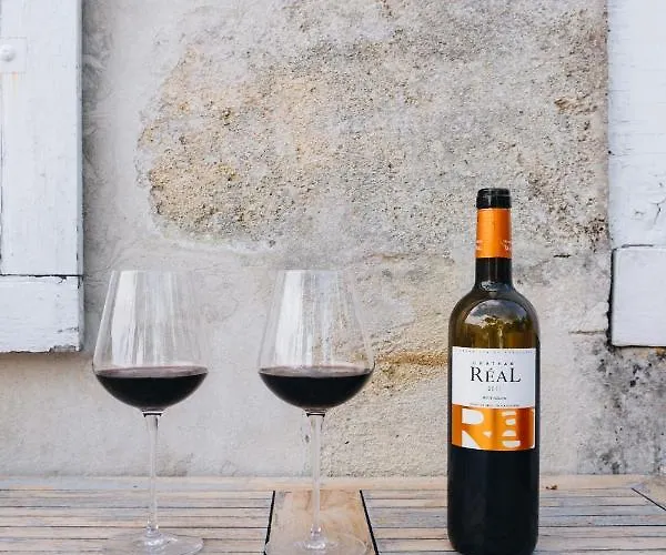 Bed & Breakfast Le Chateau Real 4*